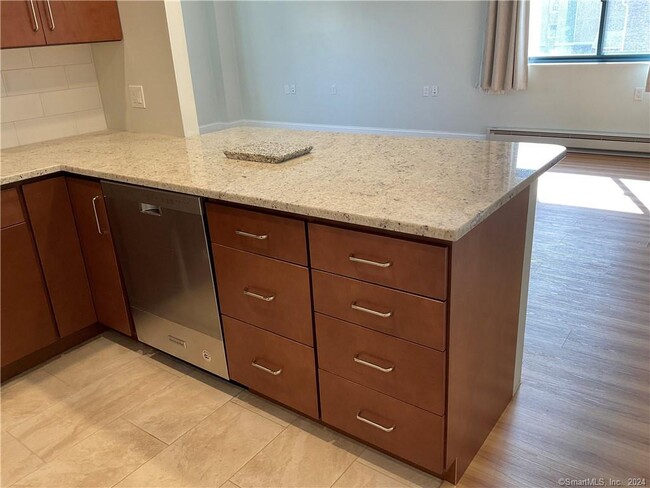 Photo - 51 Schuyler Ave Condo Unit 2D