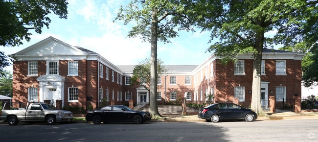 The Parkwood - The Parkwood Apartments