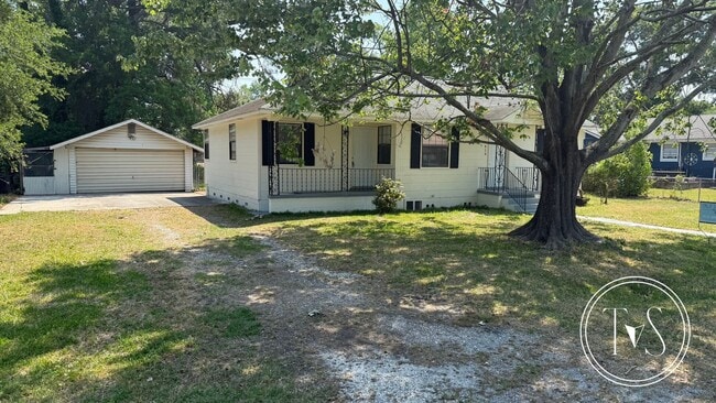 Photo - 416 Pinehurst Pl