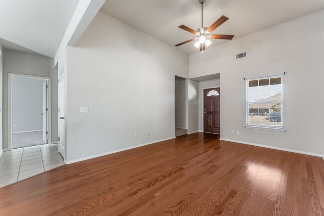 Photo - Introducing a spacious duplex with a great location in Bentonville, AR
