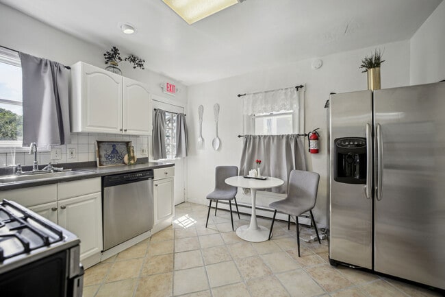 Photo - 4057 Benning Rd NE