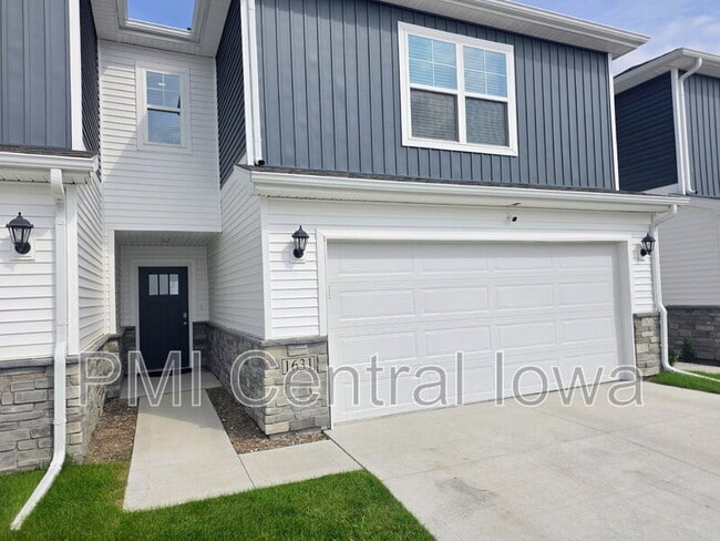 Photo - 1631 NE Crossing Oaks Ln