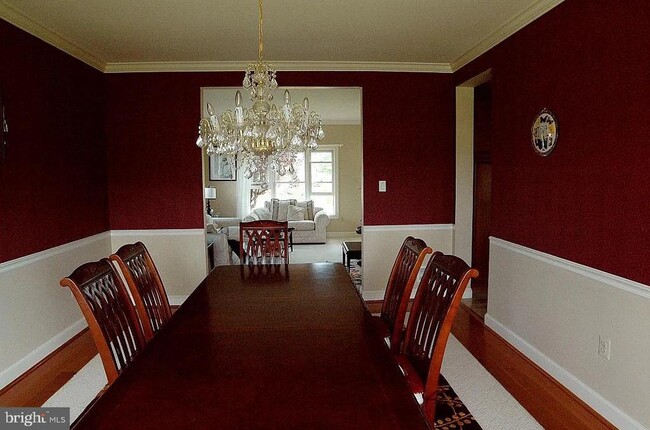 Building Photo - 5 Corbin Dr