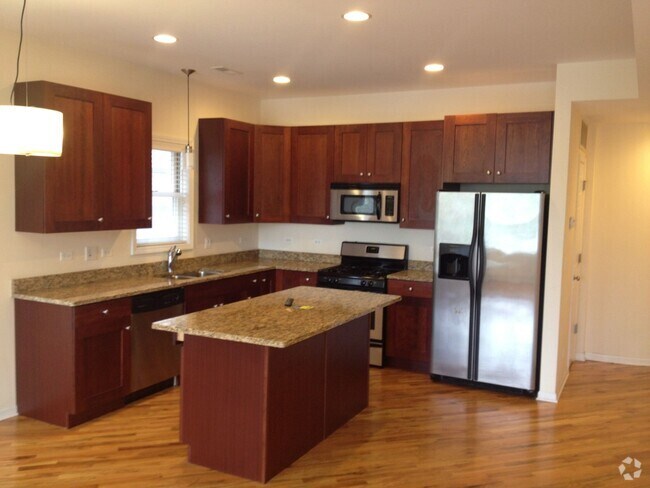Building Photo - 1528 W Greenleaf Ave Unit 3W Rental