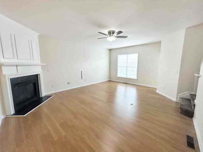 Photo - 4033 Edgecomb Dr