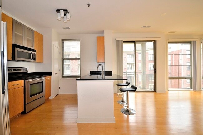 Photo - 24 Ave at Port Imperial Unit 335