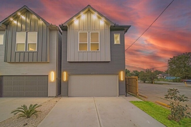 Photo - 4527 Davenport St