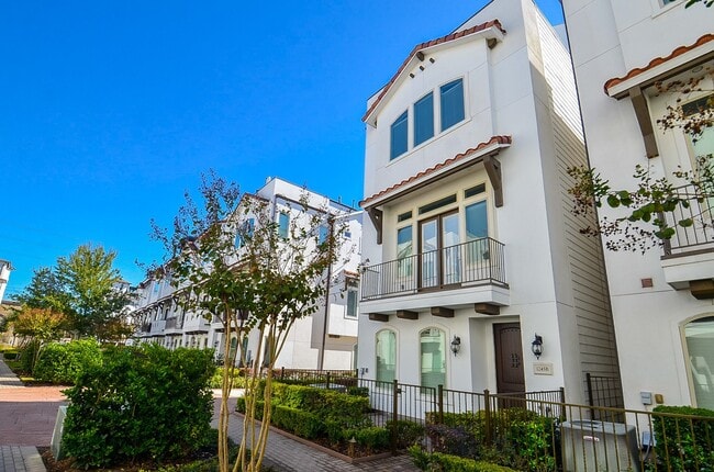 Photo - 1245A Bonner St House