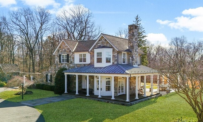 Photo - 2 Quarter Mile Rd House