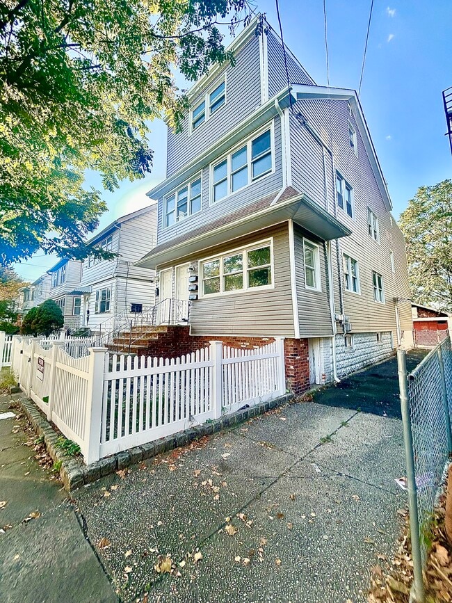 Photo - 205 N 16th St Unit A