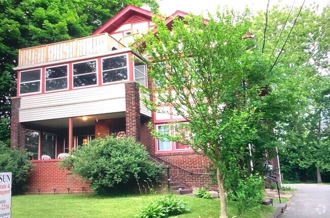 Building Photo - 280 Fairgreen Ave Unit 3 Rental