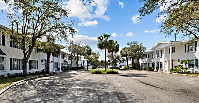 Photo - 2270 NE 68th St Unit 1927