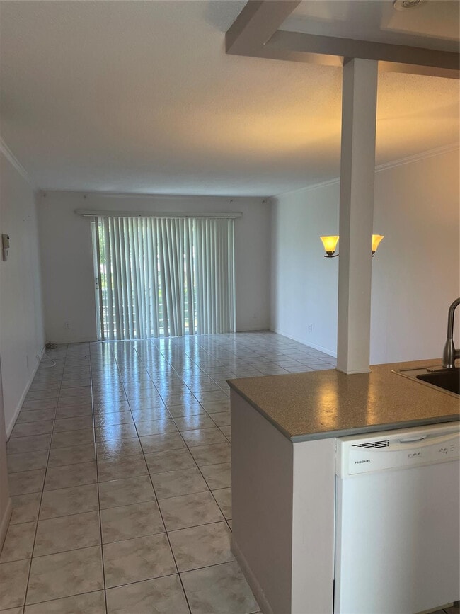 Photo - 4421 NW 16th St Unit G211