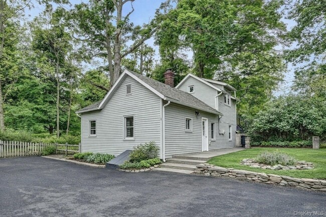 Building Photo - 2 Mine Hill Rd