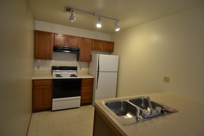 Building Photo - 1008 E Randolph St Unit B