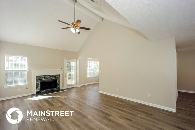 Photo - 7395 Royale Ln