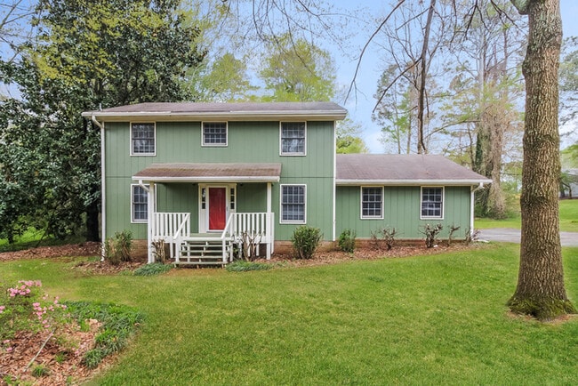 Building Photo - Fantastic 4bd/2.5ba home! Coming soon!