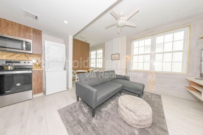 Building Photo - 820 Ocean Dr Unit #304 Rental