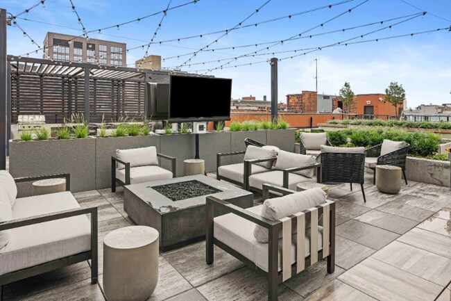 Photo - 160 N Aberdeen St