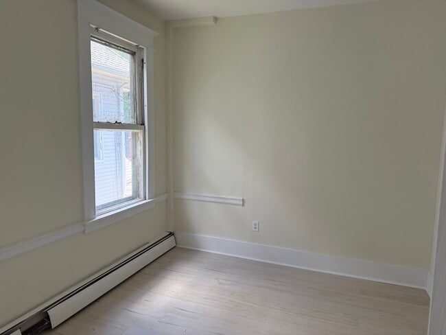 Photo - 673 Elm St Unit 673 Elm 2nd Floor