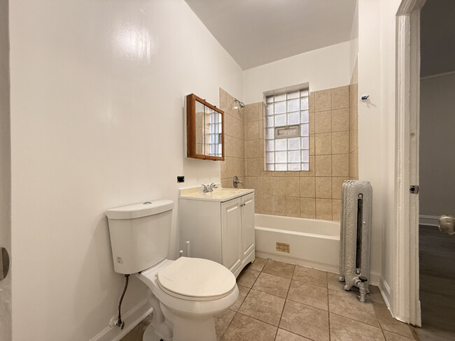 Photo - 6810 S East End Ave Unidad 1N