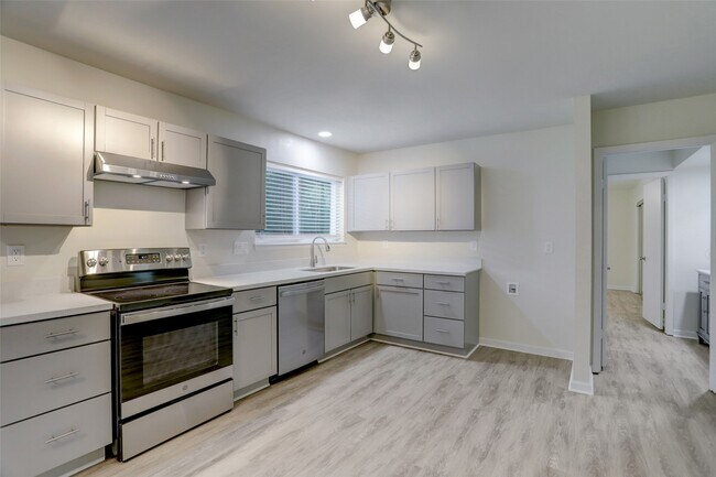 Photo - 25514 Mill Pond Ln