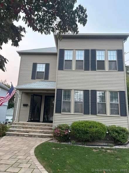 Building Photo - 1458 Boulevard Rental