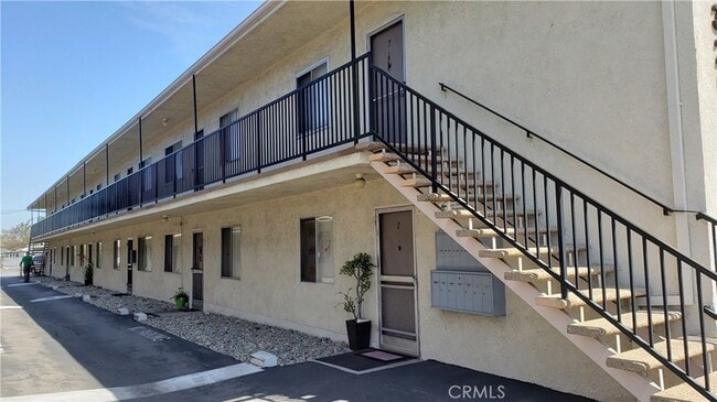 Building Photo - 327 W Carson St Unit 11
