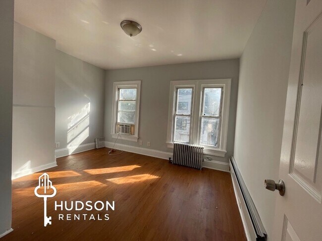 Photo - 56 Jewett Ave Unidad 3