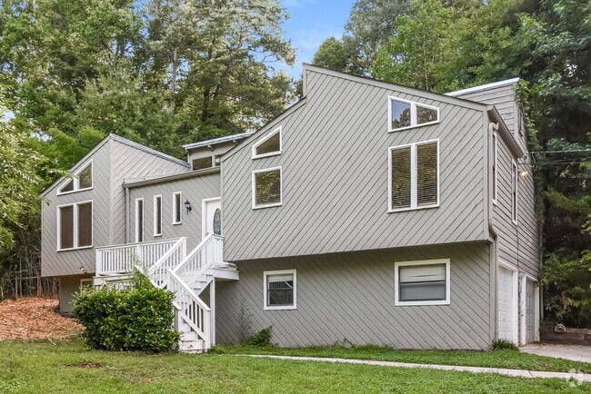 Building Photo - 185 Castleair Ct NE Rental