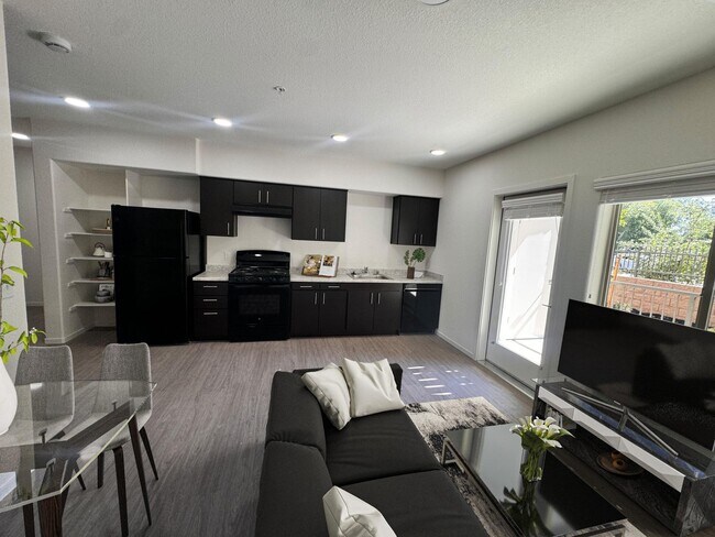 Sunrise Crossing Apartments