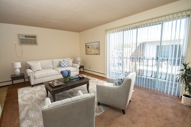 Sala de estar - New Orleans Court Apartments and Townhomes