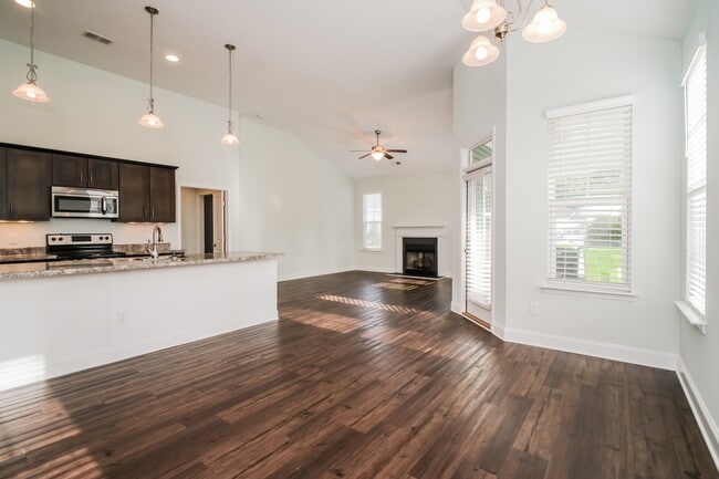 Photo - 49 Highland Forest Cir