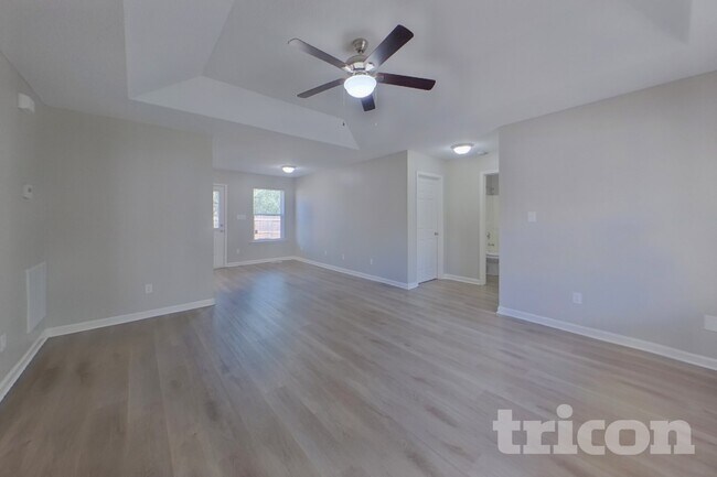 2425 Saluda Dr