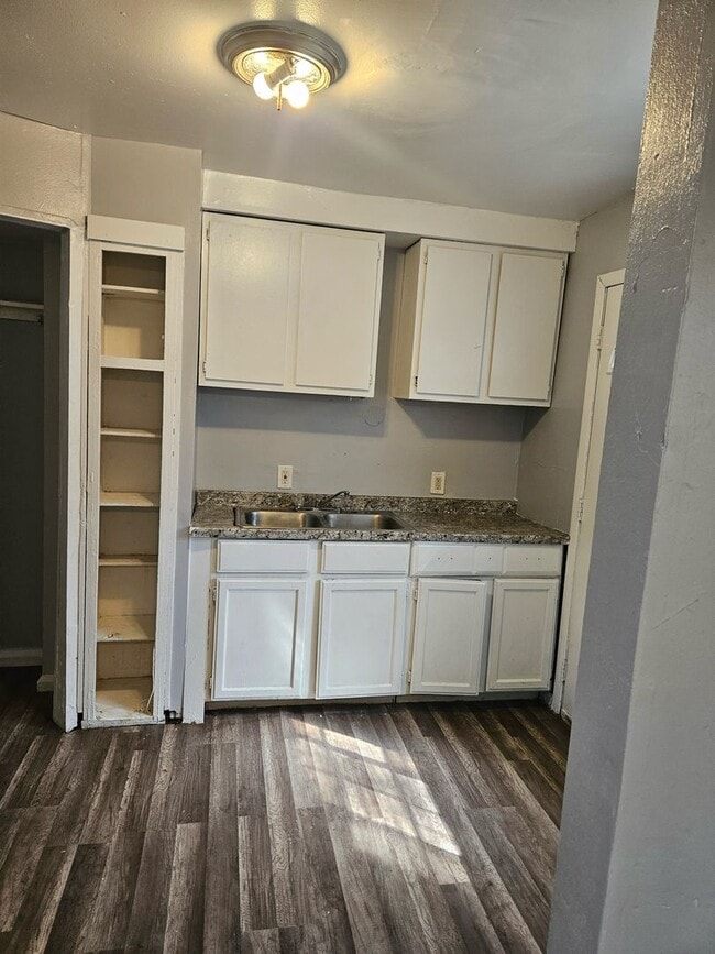 Photo - 2 bed/ 1 bath Duplex
