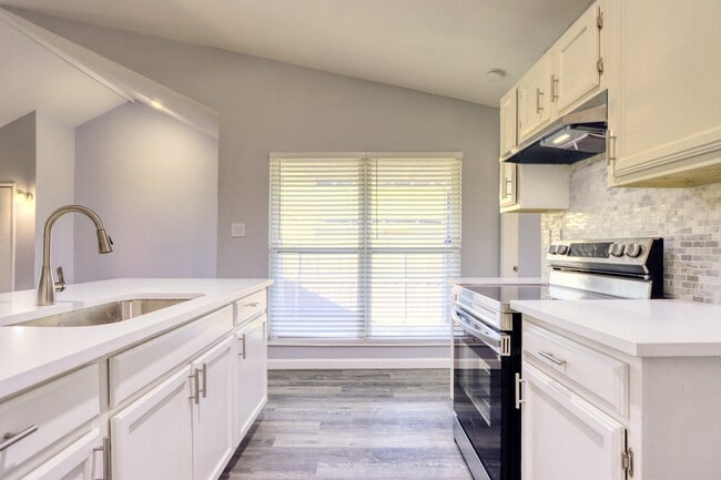 Photo - 6028 Dooley Dr