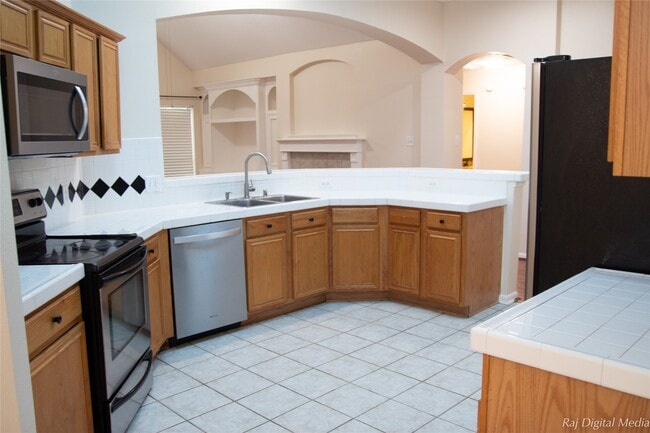 Building Photo - 4918 Pinder Ln