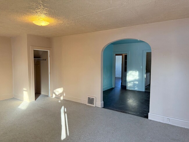 Photo - 807 Williams St Unit Lower