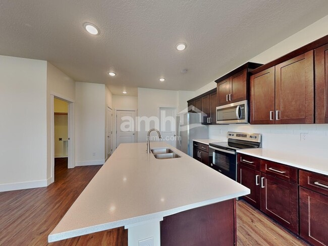 Photo - 9516 Aviara St