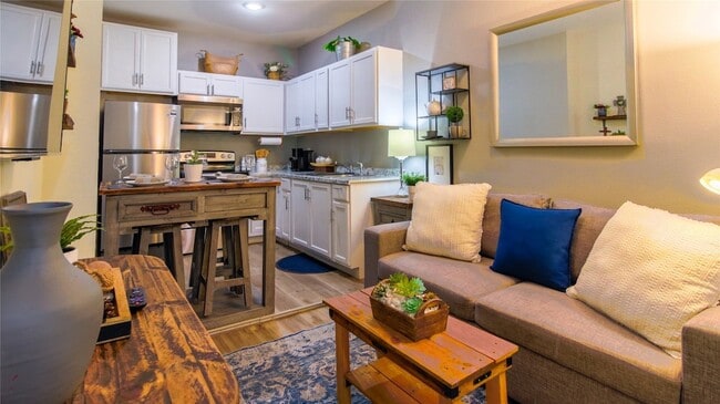 Building Photo - 1200 Canyon Ridge Rental
