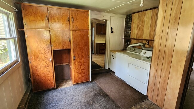 Building Photo - 615 Bigler Ave Rental