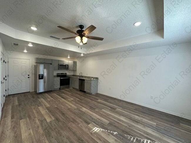 Photo - Modern 2 bedrooms 1 bathroom apartment for rent. Appliances, washer/dryer included, granite and c...