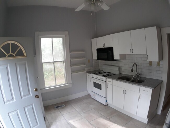 Photo - 459 Glenwood Ave SE