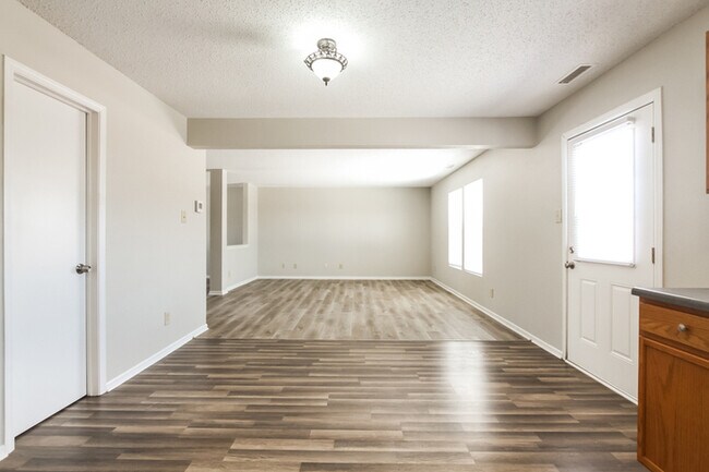 Photo - 864 Olmsted Dr
