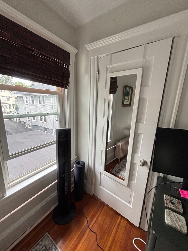 Photo - 17 Lesher St