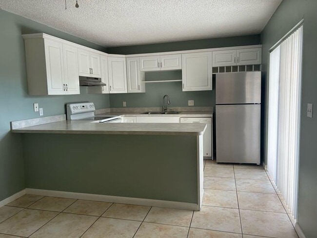 Photo - 2211 White Pine Cir