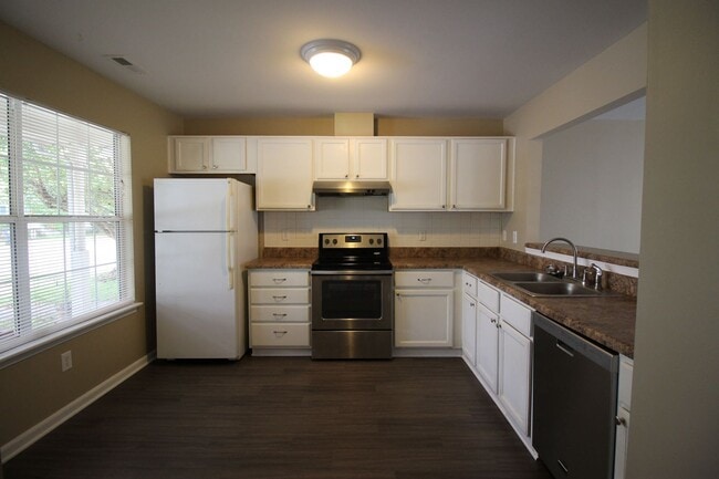 Photo - Updated 2 Bed/ 2.5 Bath