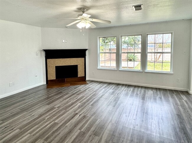 Photo - 8435 Resada Park Ln