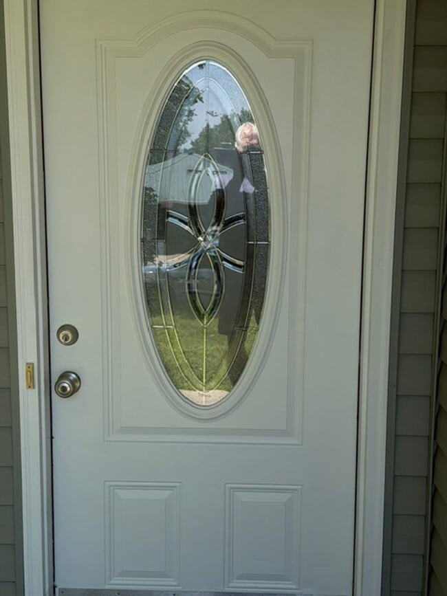 Photo - Maryville 37801 - 3 bedroom, 2 bath home $1800.00 - Contact Ed Johnson (865) 924-5045