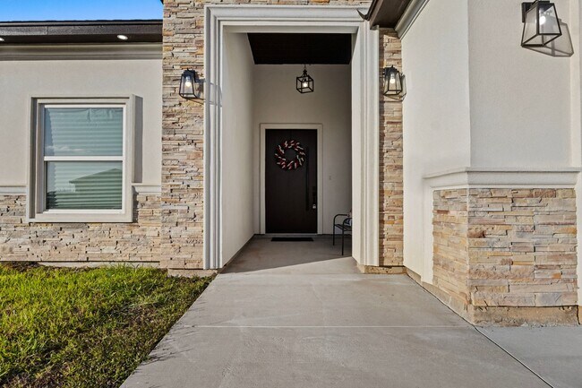 Photo - 7425 Lake Havasu